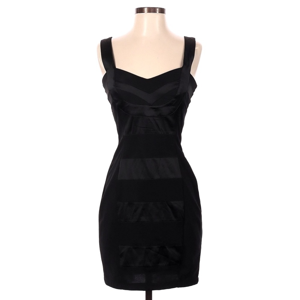 XOXO🖤SOLID BLACK🖤FITTED COCKTAIL DRESS SIZE MEDIUM 🌟EUC🌟